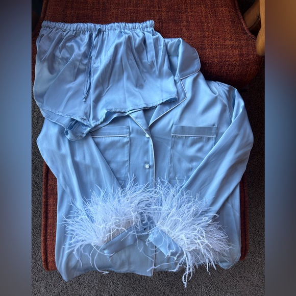 The Robe UA Crystal Blue PJ Set - Picture 8 of 8